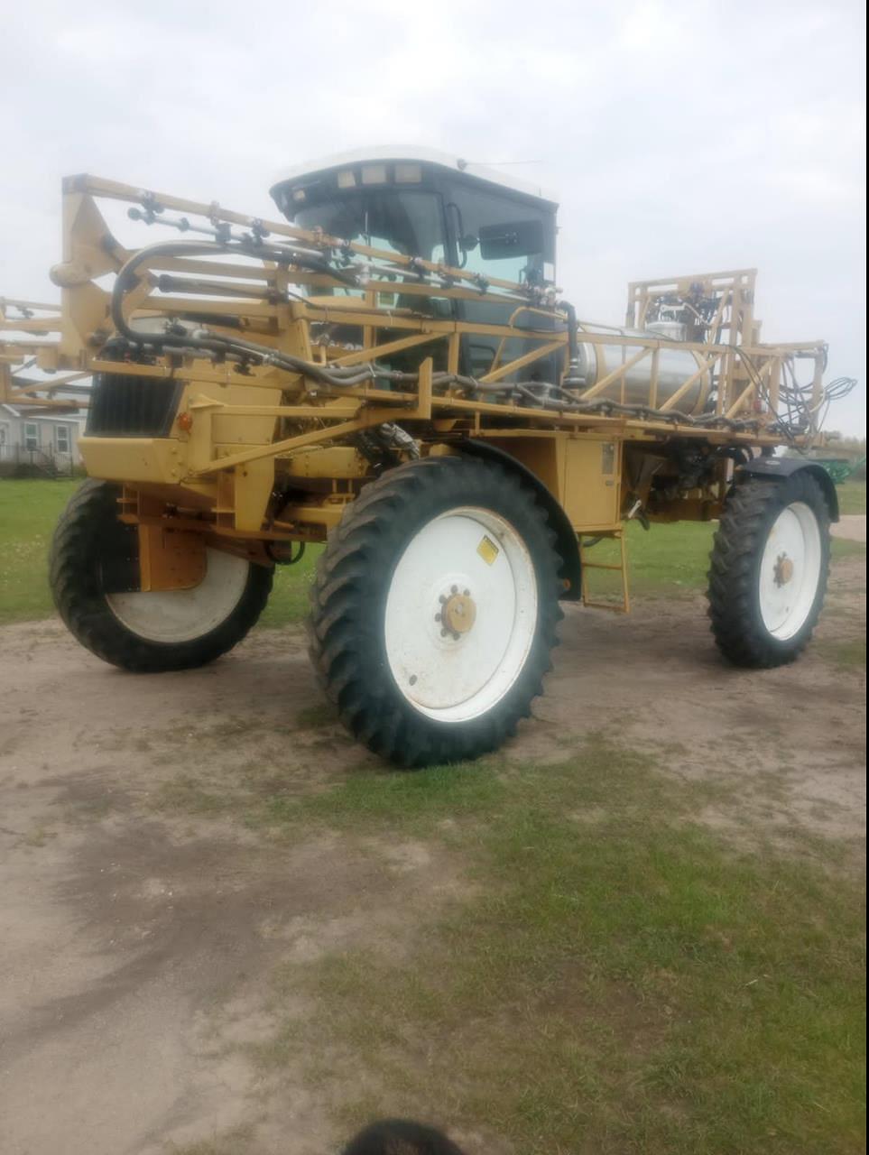 Image of Ag-Chem RoGator 854 Primary image