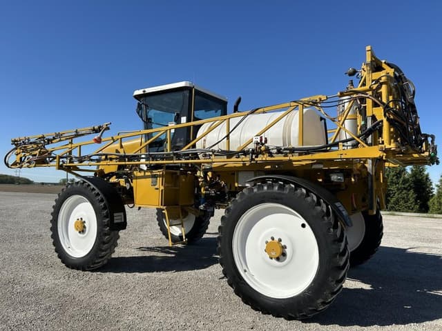 Image of Ag-Chem RoGator 854 equipment image 4