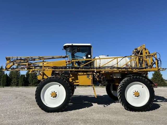 Image of Ag-Chem RoGator 854 equipment image 2