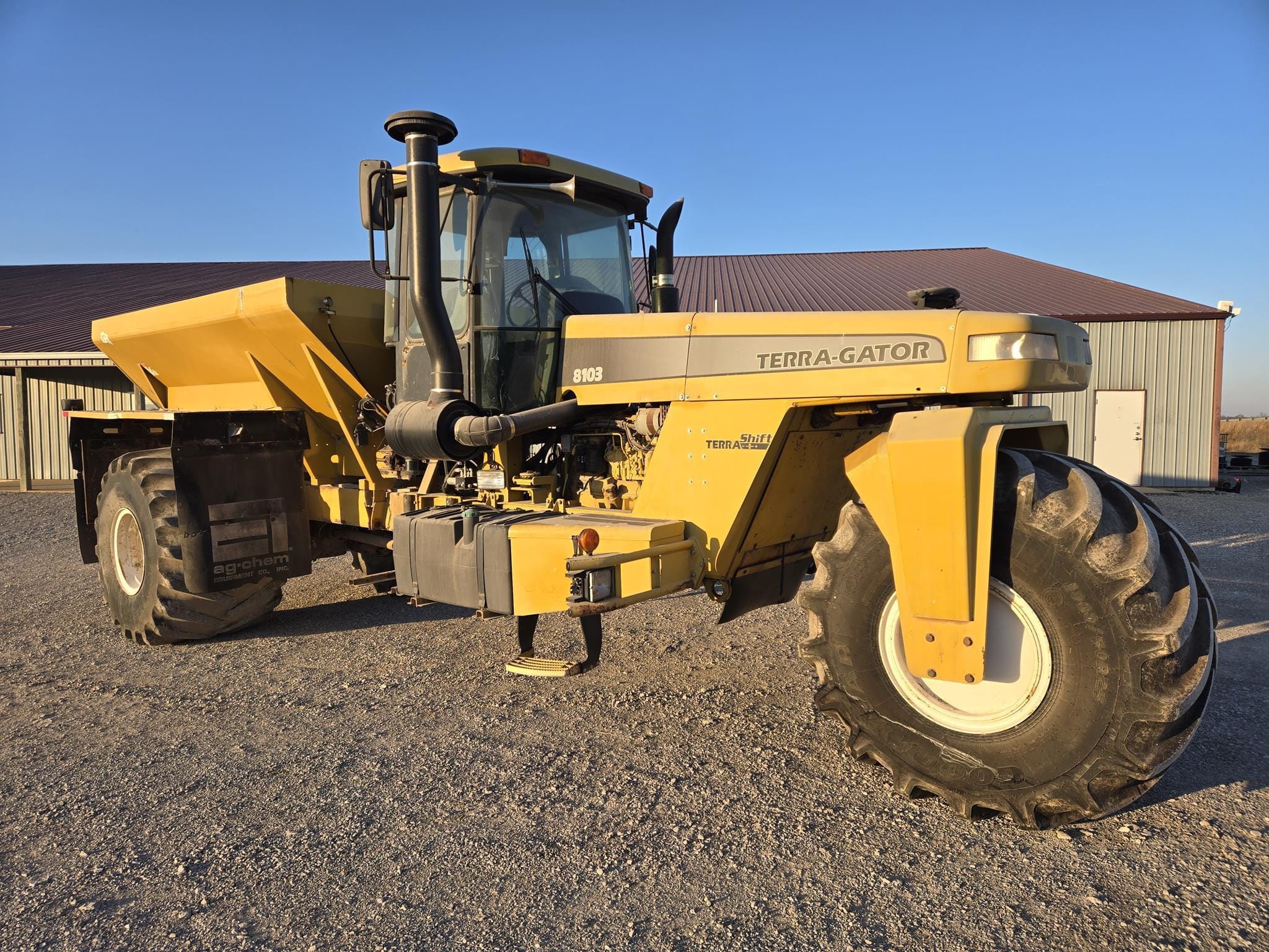 2001 Ag-Chem Terra-Gator 8103 Equipment Image0