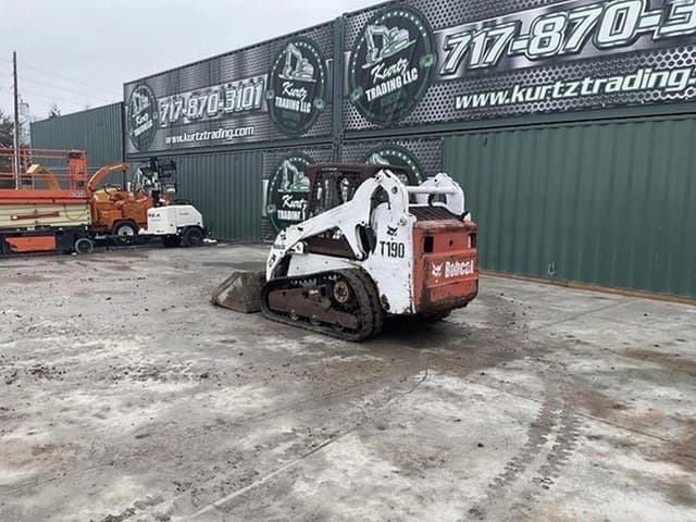 Image of Bobcat T190 equipment image 1