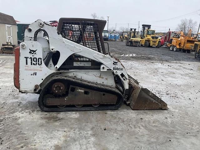 Image of Bobcat T190 equipment image 4