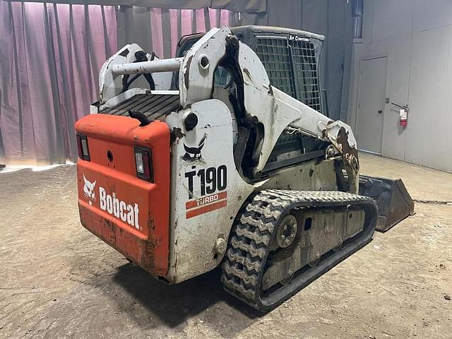 Image of Bobcat T190 equipment image 4