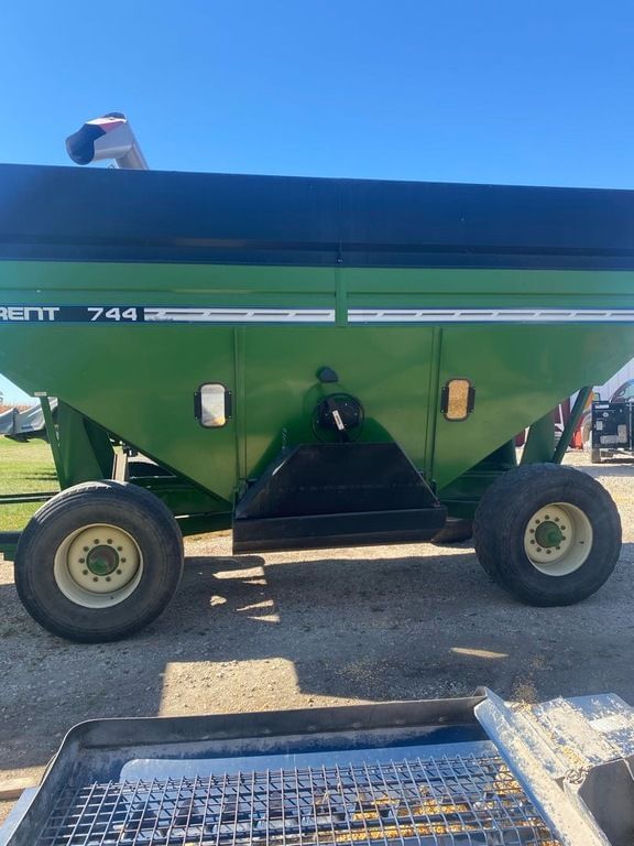 2001 Brent 744 Equipment Image0