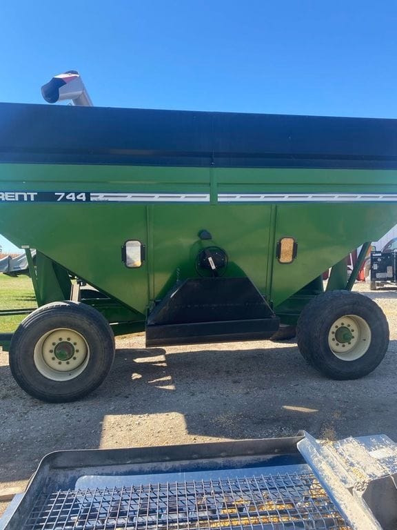 2001 Brent 744 Equipment Image0