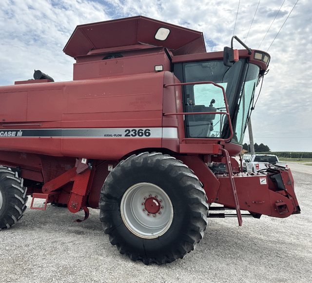Image of Case IH 2366 equipment image 4