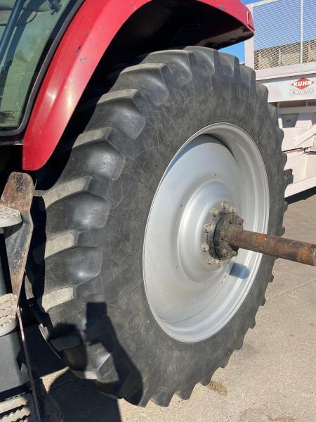 Image of Case IH MX200 equipment image 4
