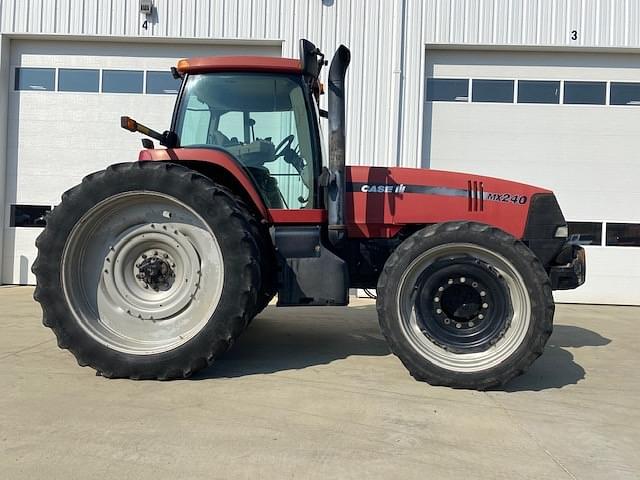 Image of Case IH MX240 Image 1