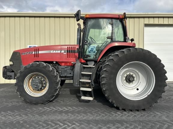Image of Case IH MX240 equipment image 2