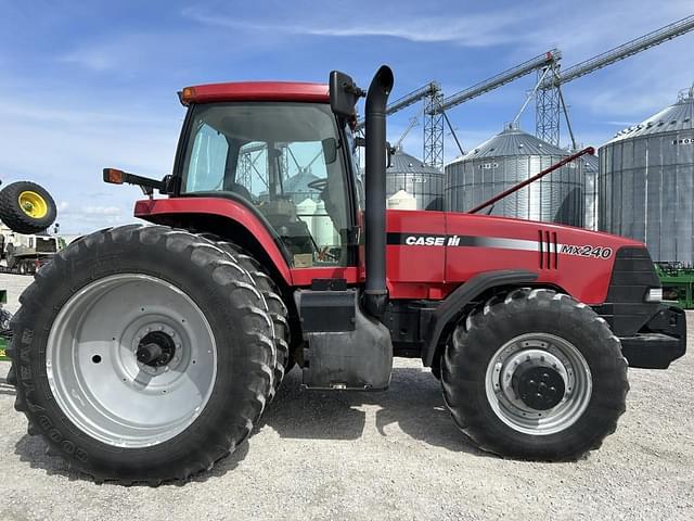 Image of Case IH MX240 equipment image 3