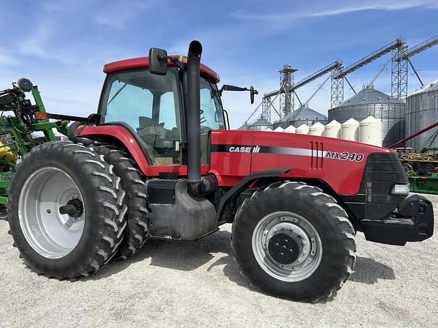 Image of Case IH MX240 equipment image 1