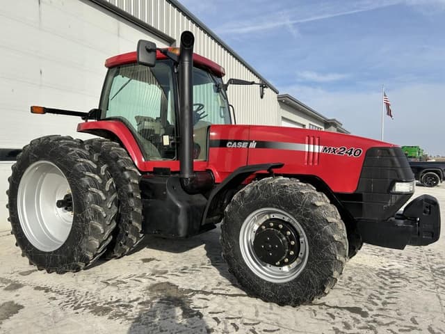 Image of Case IH MX240 equipment image 1
