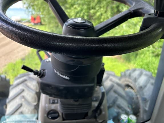 Image of Case IH MX240 equipment image 4