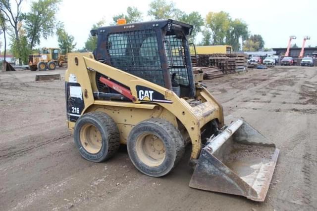 Image of Caterpillar 216 equipment image 4