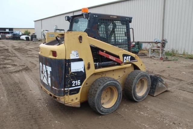 Image of Caterpillar 216 equipment image 3