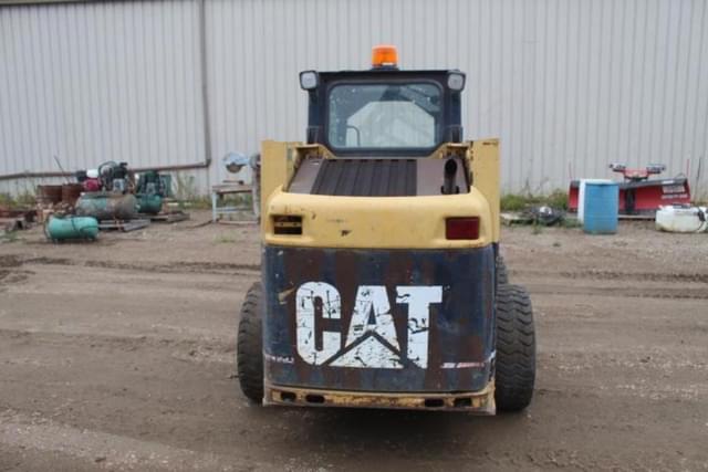 Image of Caterpillar 216 equipment image 2