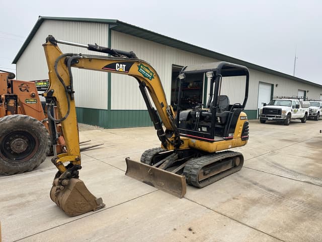 Image of Caterpillar 302.5 equipment image 1