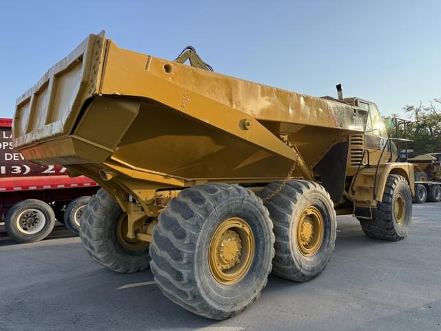 Image of Caterpillar 730 equipment image 2
