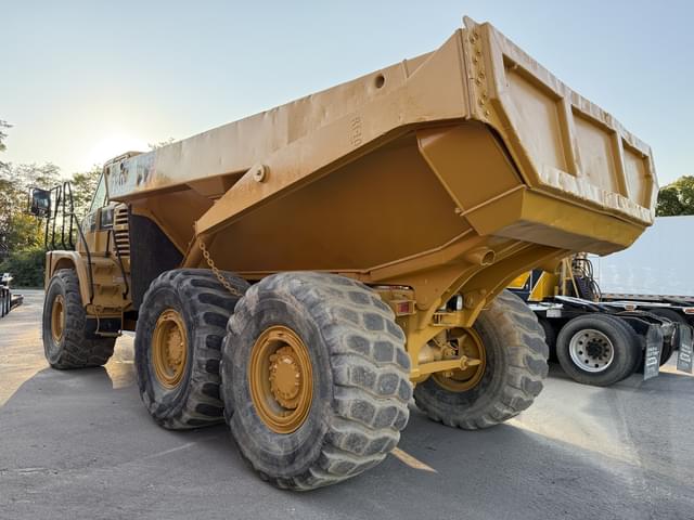 Image of Caterpillar 730 equipment image 1