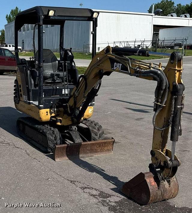 Image of Caterpillar 301.5 equipment image 2