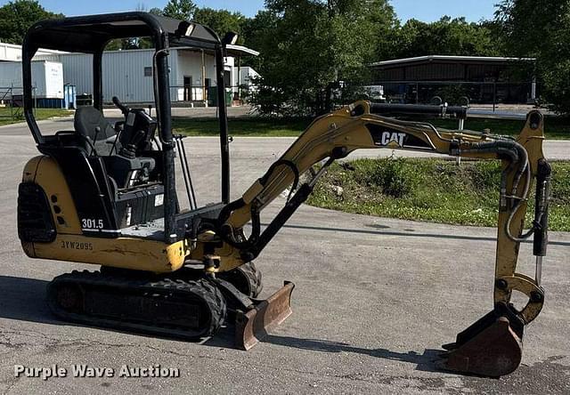 Image of Caterpillar 301.5 equipment image 3