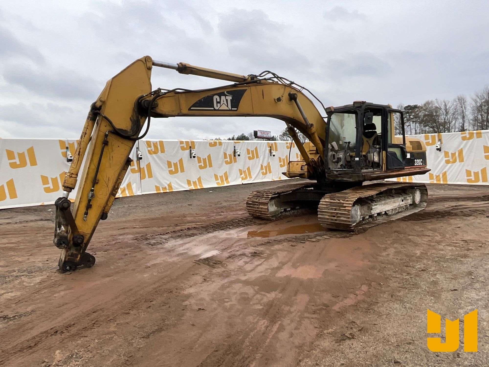 2001 Caterpillar 320CL Equipment Image0