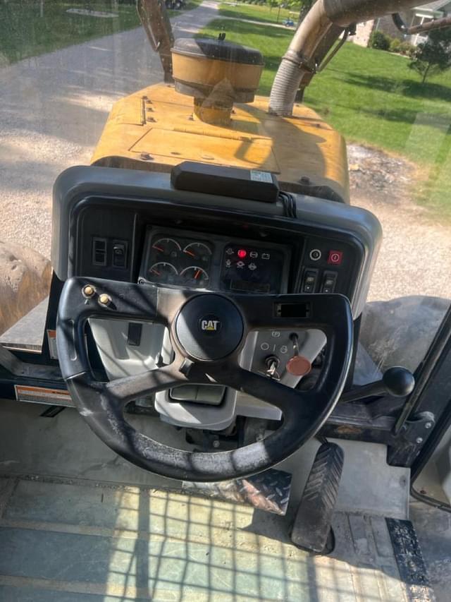 Image of Caterpillar 525B equipment image 3