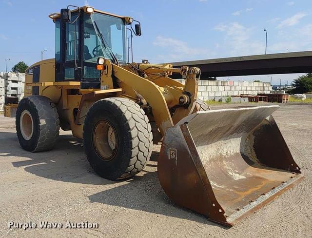 Image of Caterpillar 938G equipment image 2