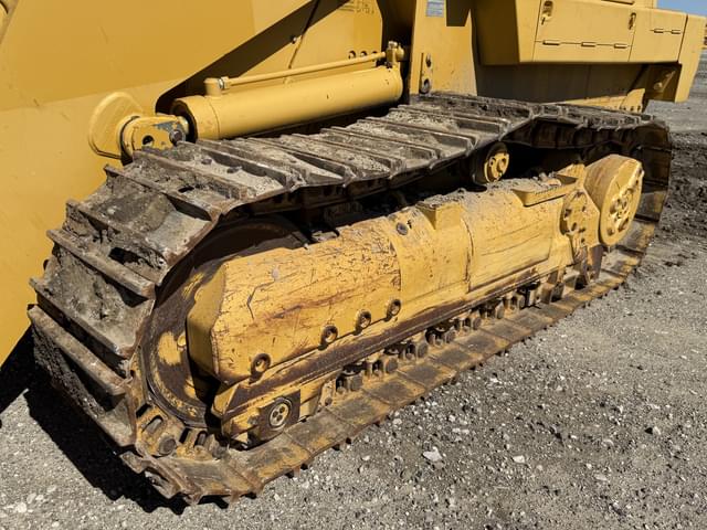 Image of Caterpillar 963C equipment image 4