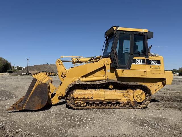 Image of Caterpillar 963C equipment image 3
