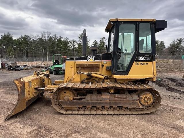 Image of Caterpillar D5C equipment image 1