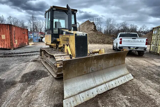 Image of Caterpillar D5C equipment image 4