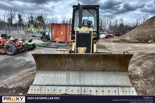 Image of Caterpillar D5C equipment image 3