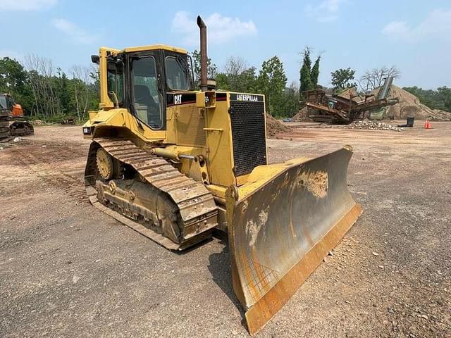 Image of Caterpillar D6M XL equipment image 3