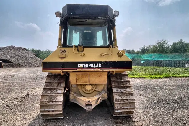 Image of Caterpillar D6M XL equipment image 4