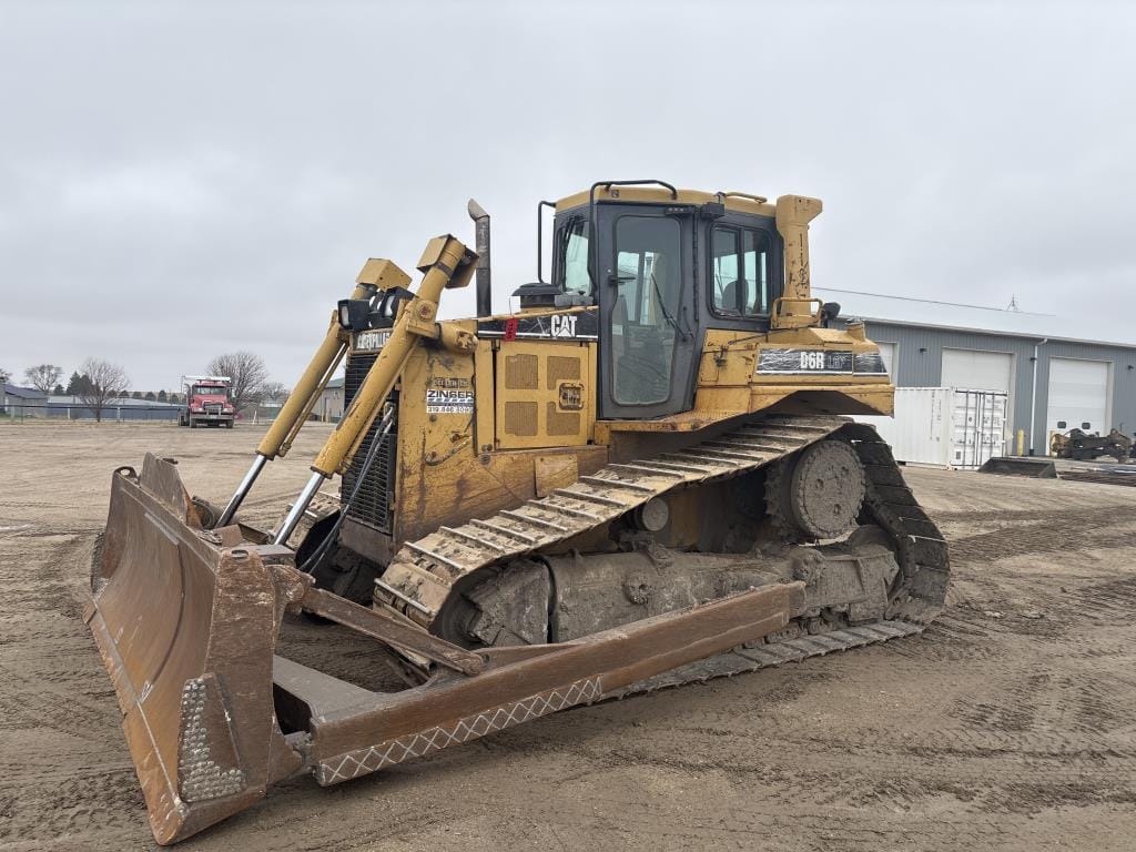 2001 Caterpillar D6R LGP Equipment Image0