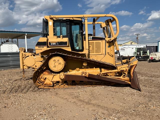 Image of Caterpillar D6R XL equipment image 3