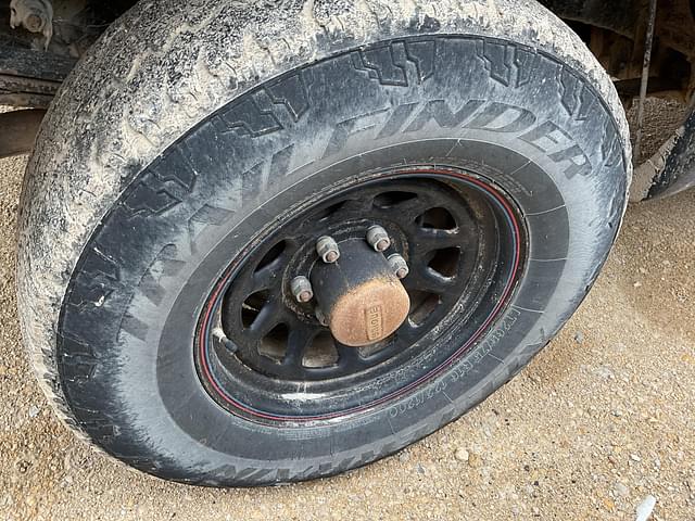 Image of Chevrolet 1500 equipment image 4