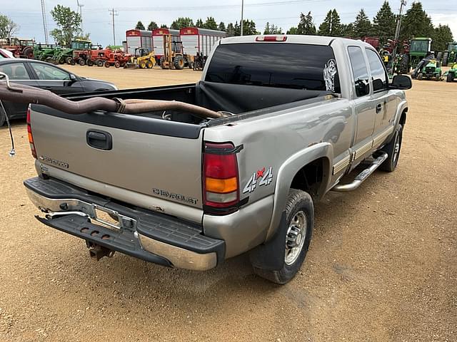 Image of Chevrolet Silverado equipment image 4