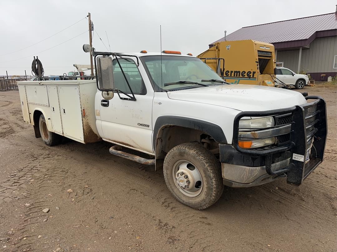 Image of Chevrolet 3500 Image 1