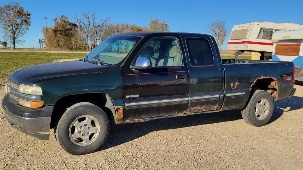 2001 Chevrolet 1500 Equipment Image0