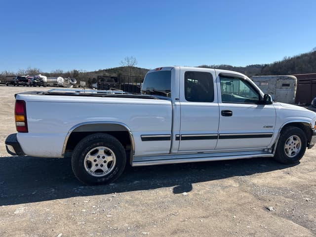 Image of Chevrolet 1500 equipment image 4