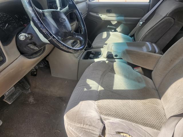 Image of Chevrolet 1500HD equipment image 3