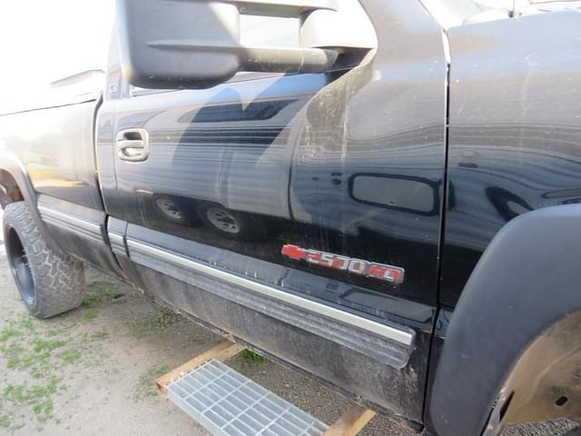 Image of Chevrolet 2500 equipment image 4