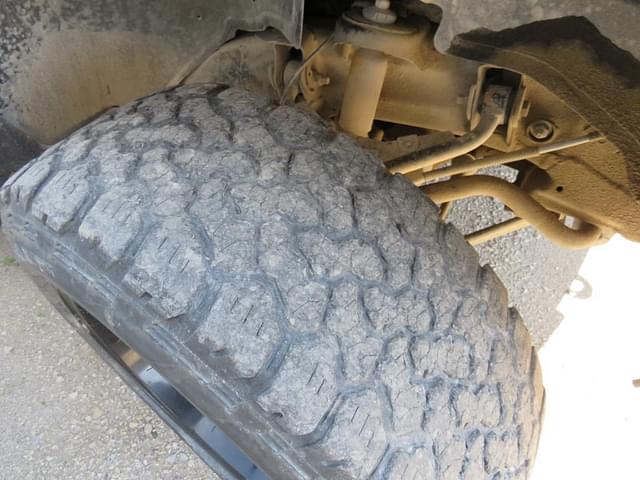 Image of Chevrolet 2500 equipment image 2