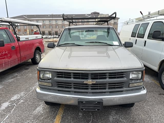 Image of Chevrolet 2500 equipment image 1