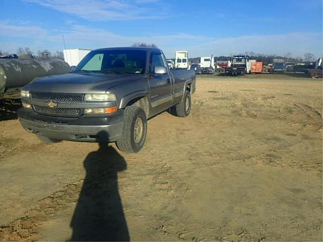 Image of Chevrolet 2500HD equipment image 2