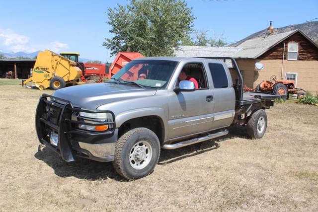 Image of Chevrolet 2500HD equipment image 1