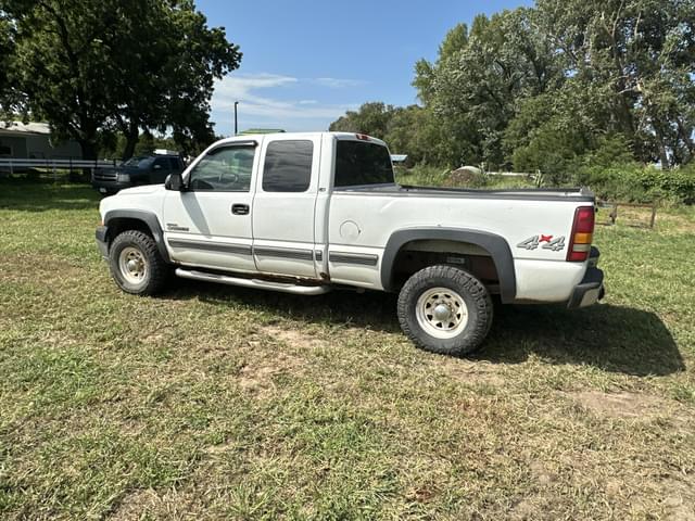 Image of Chevrolet 2500 equipment image 3