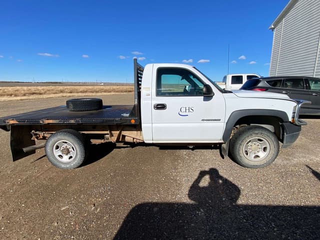 Image of Chevrolet 2500HD equipment image 4